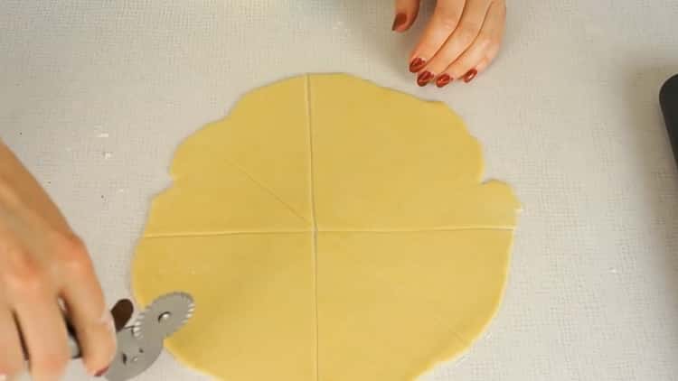 لصنع الخبز ، وقطع العجين