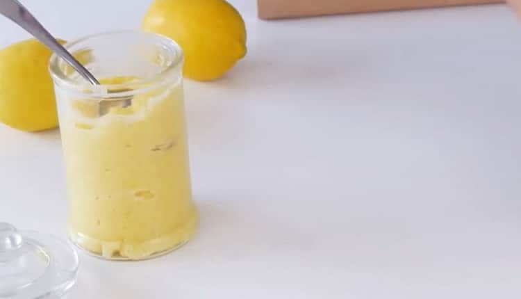 Pentru a face biscuiți cu umplutură, pregătiți ingredientele