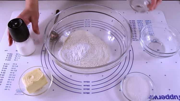 Para preparar galletas con manzanas, prepare los ingredientes.