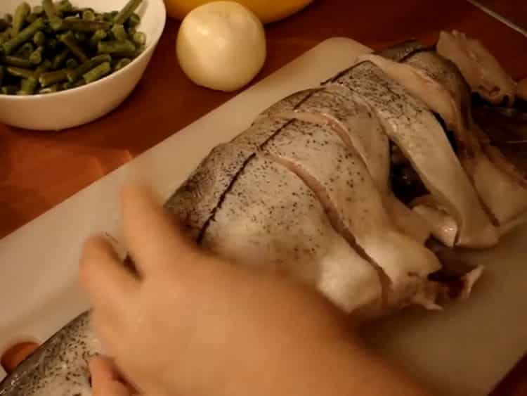 Pour faire l'aiglefin, hachez le poisson