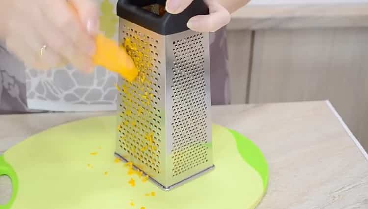 Enligt receptet för att göra pumpa paj, förbered ingredienserna