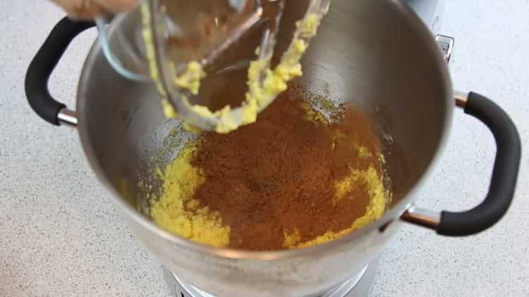 Chcete-li připravit koláč s tvarohem v troubě, připravte všechny ingredience na těsto