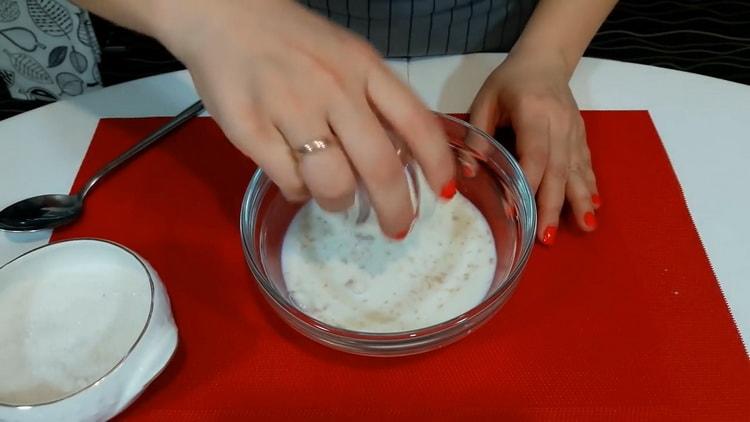 Para preparar pizza en casa, prepara los ingredientes.