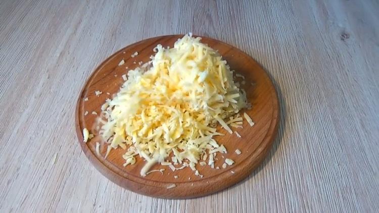 Tilbered ingredienserne for at lave butterdeigpizza