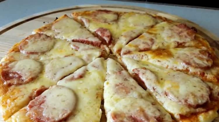 Hvordan man lærer, hvordan man laver lækker pizza på kefir i ovnen