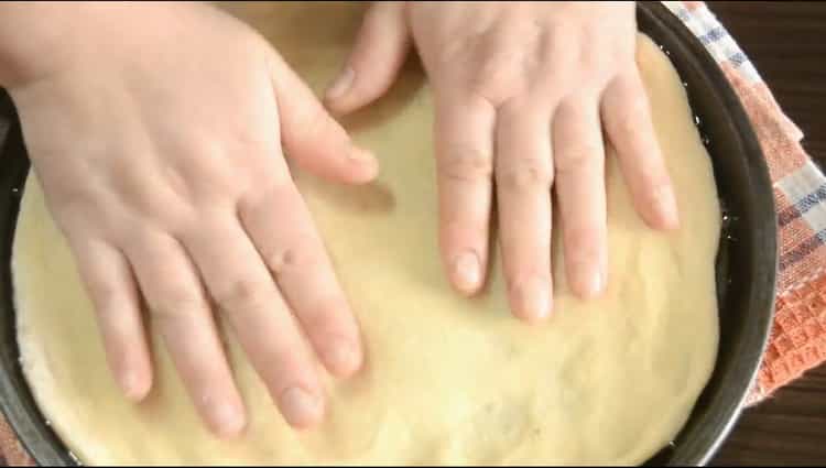 Pentru a face pizza cu slănină, pregătește-ți un formular