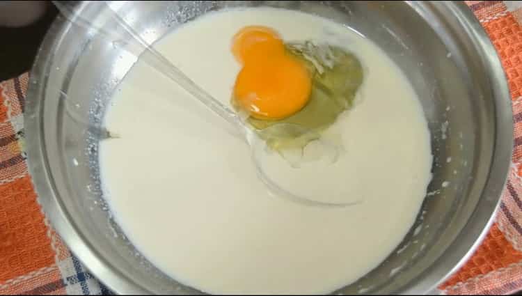 Adăugați slănină pentru a face pizza cu slănină