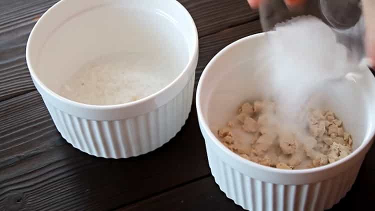 Pentru a pregăti pizza cu pui, pregătiți ingredientele