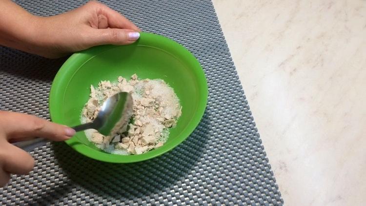 Sezar pizza hazırlamak için malzemeleri hazırlayın.