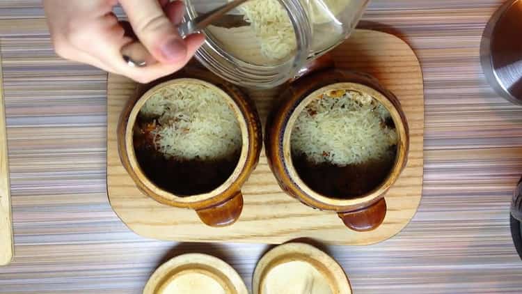 Para cocinar pilaf en ollas. preparar arroz