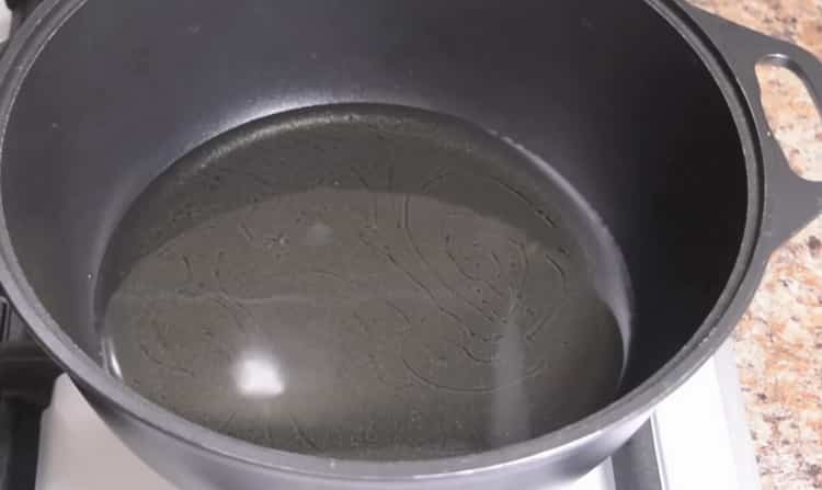 Para cocinar pilaf de cordero en un caldero, prepare los platos