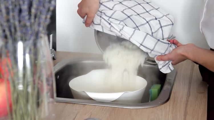 Pour préparer du riz avec des légumes et du poulet, préparez tout ce dont vous avez besoin