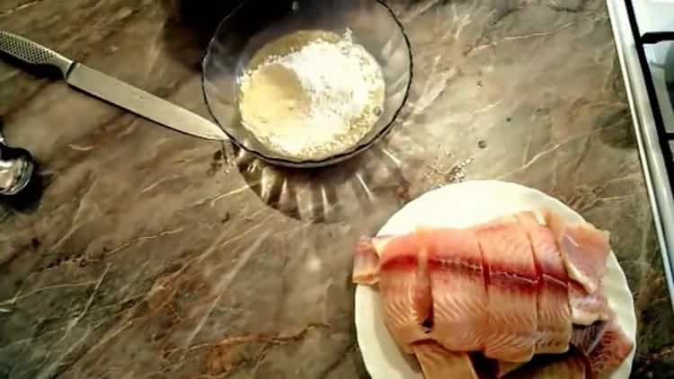 Pentru a găti pește în amestec, adăugați pentru a pregăti ingredientele