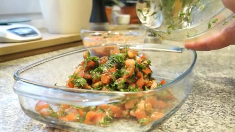 Pentru a prepara peștele în limba greacă, puneți amestecul sub formă