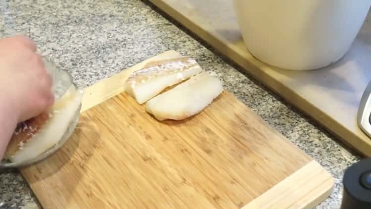 Pentru a prepara peștele în limba greacă, pregătiți ingredientele