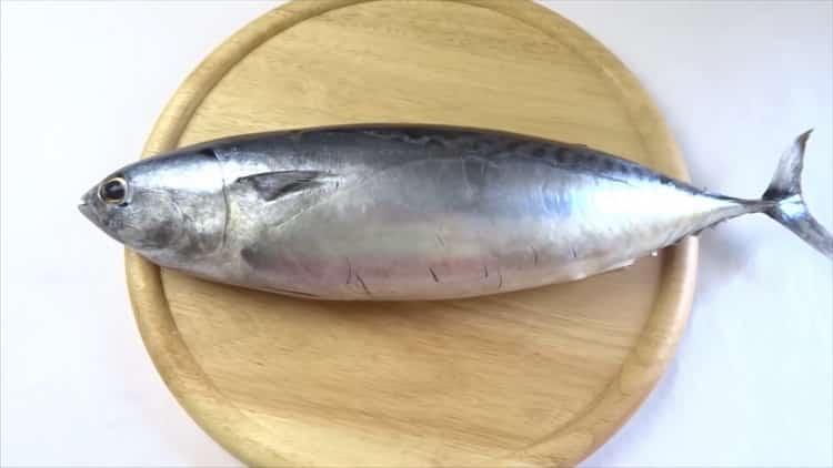 Pentru a pregăti pește și cartofi la cuptor, pregătiți ingredientele