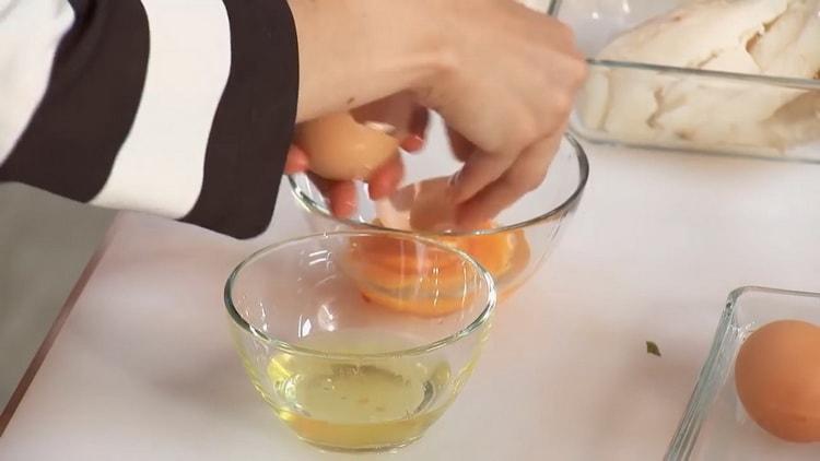 לבישול דגים עם אורז, יש להפריד בין הלבנים לחלמונים