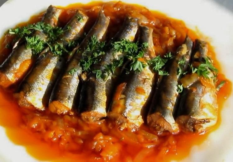 Salaka med grøntsager i tomatsaus - en budget og velsmagende opskrift