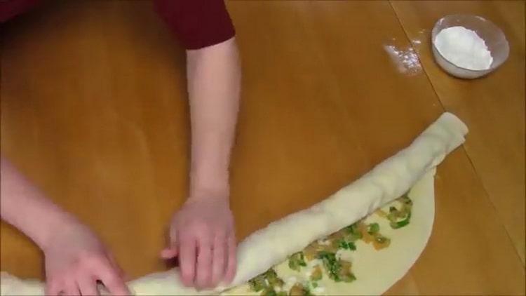 Upang maghanda ng puff khinkali, gumulong ng tourniquet