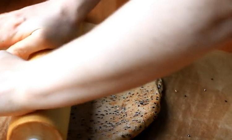 Rulla ut degen för att göra saltkakor.