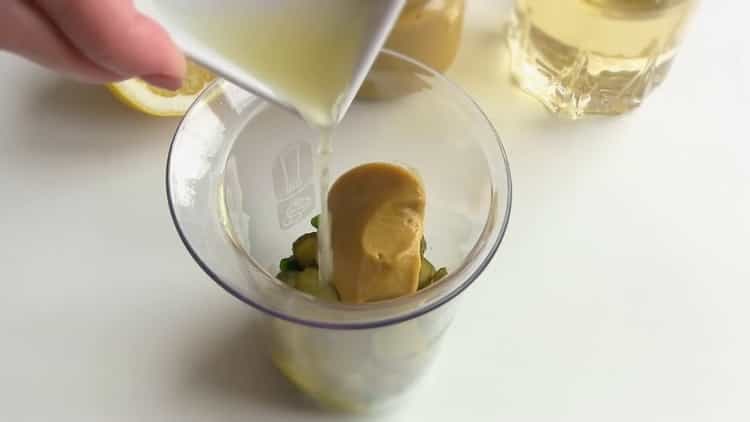 Pentru a face sos de pește, adăugați suc de lămâie