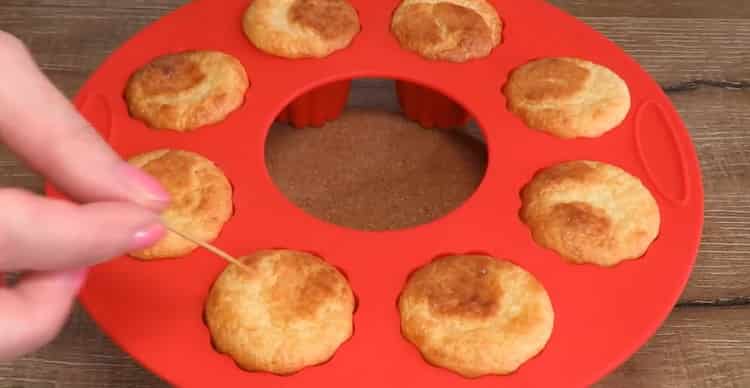 Вкусни чийзкейки, приготвени във фурната, са готови