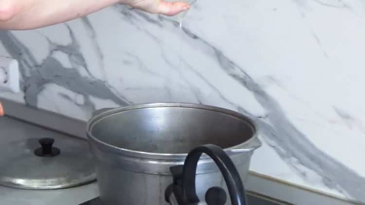 Bereiten Sie zum Kochen von usbekischem Pilaw mit Hühnchen alles vor, was Sie brauchen