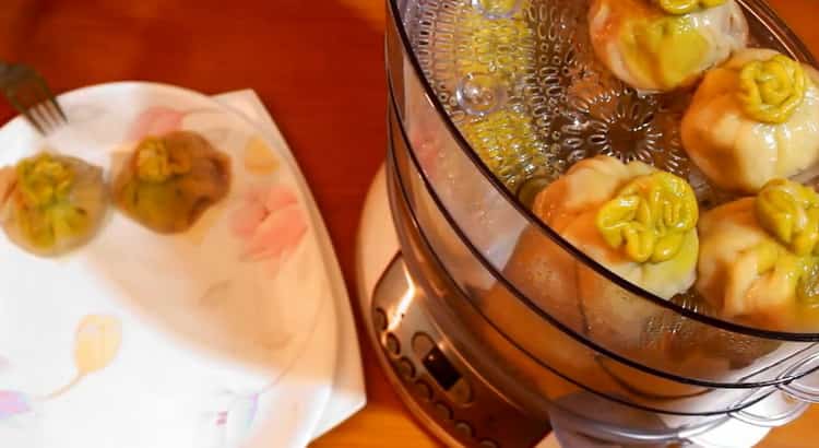 Gedämpftes farbiges Khinkali - ein ursprüngliches Rezept