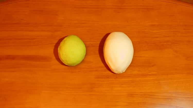 Bereiten Sie zum Dämpfen von Khinkali den Teig vor