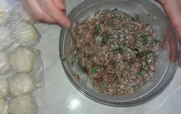 Per preparar khinkali segons una recepta senzilla amb una foto, prepareu els ingredients
