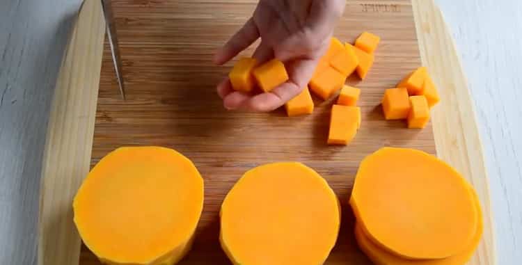 Pentru a pregăti fructe confiate din dovleac acasă, pregătiți ingredientele