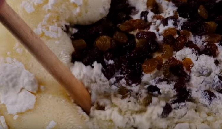 Okamžitě přidejte rozinky a koňak.