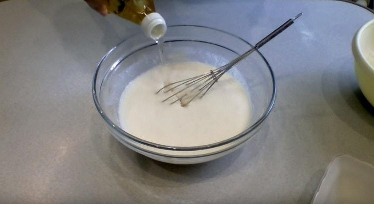 Добавете веднага растително масло.