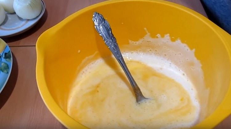 Wir kombinieren Kefir und Eimasse.