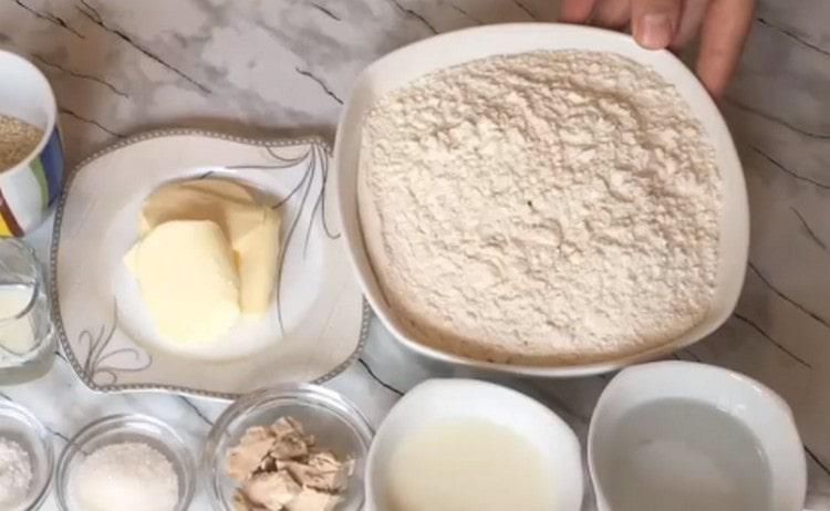 Cerneti faina, scoatem untul din frigider.