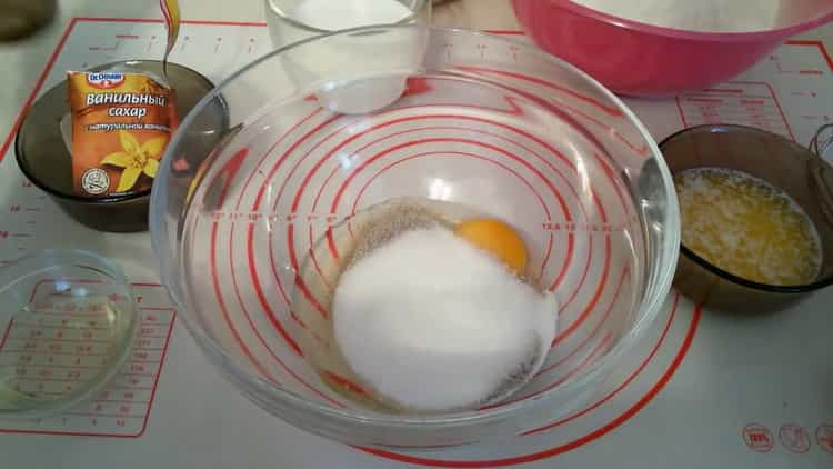 المكونات خفقت لجعل الكعك الورد