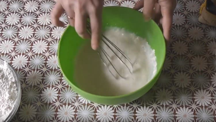 Amestecă ingredientele.