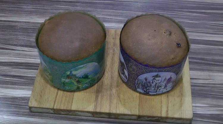 Nous faisons des gâteaux de Pâques.