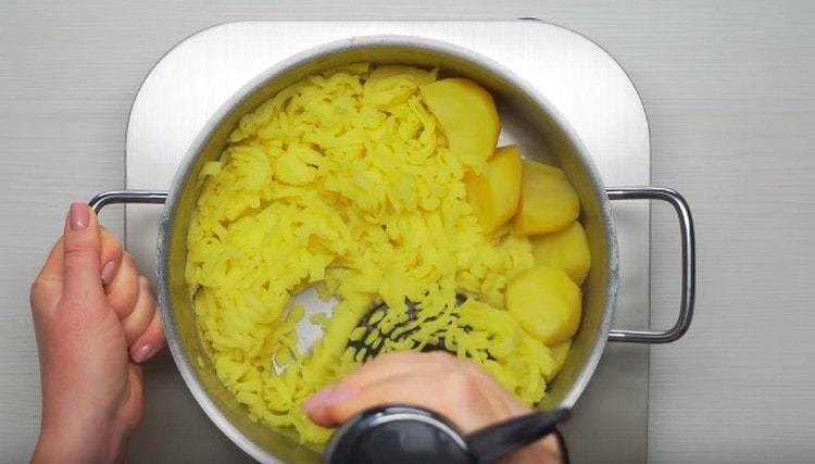Preparat triturar patata.