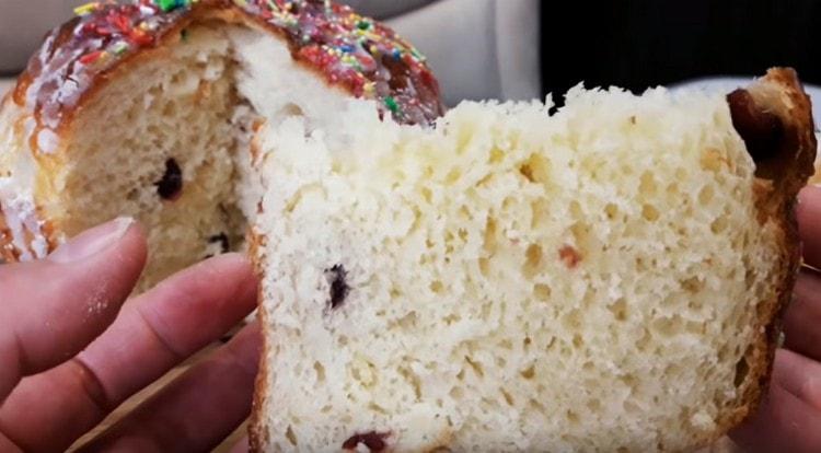 Das Wiener Gebäck für Osterkuchen ist duftend und luftig.