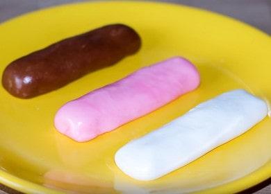 Pregătim glazura perfectă pentru rulouri conform unei rețete pas cu pas cu o fotografie.