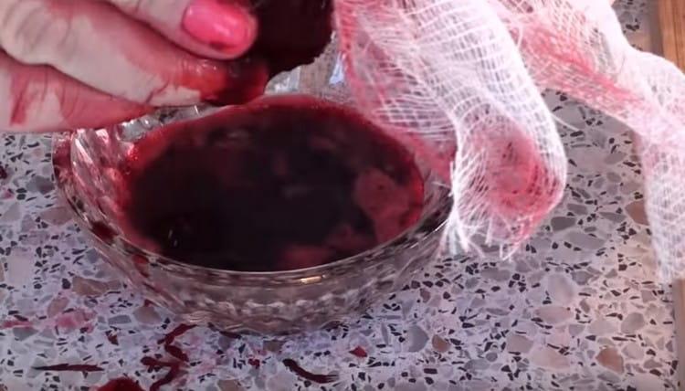 Přežíváme z šťávy z červené řepy.