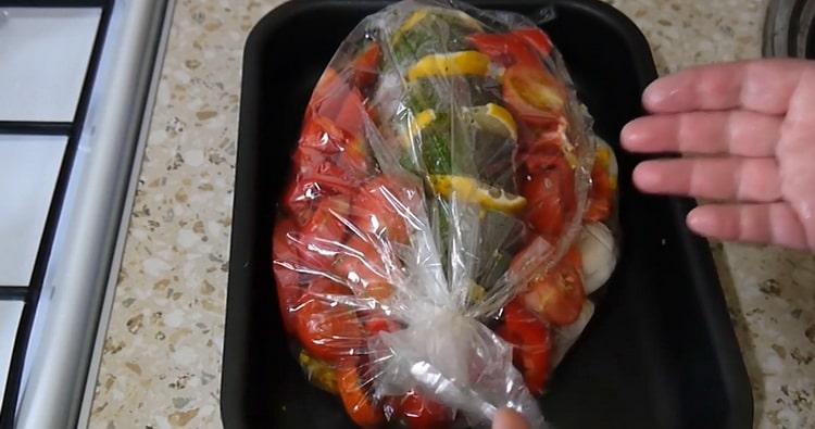 Para hacer salmón rosado con verduras. precalentar el horno