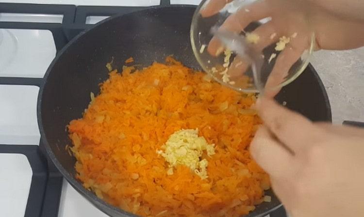 Adicione o alho no final.