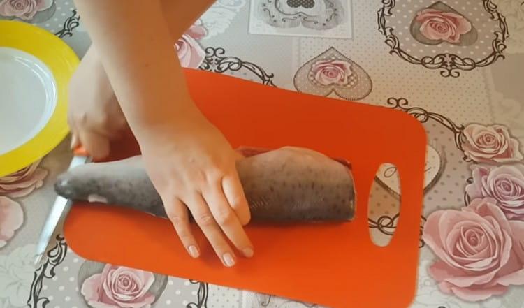 Compartilhamos salmão rosa no filé.