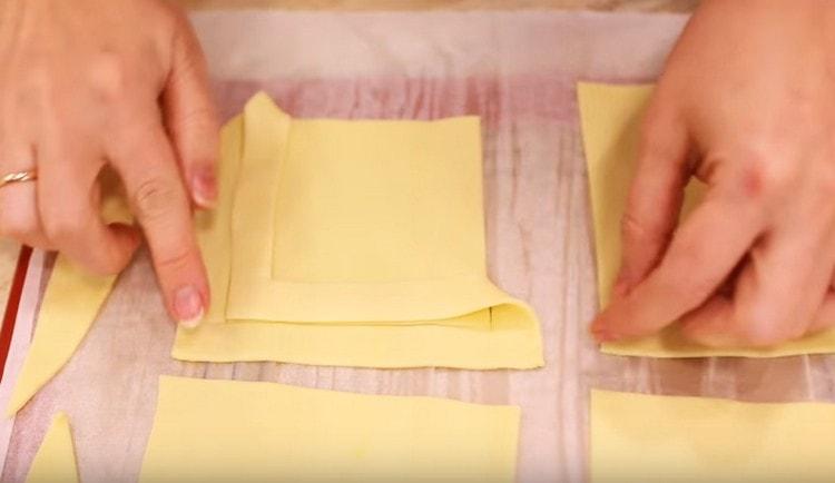 Aplicăm o margine a cadrului rezultat pe marginea diagonală opusă a pătratului interior.