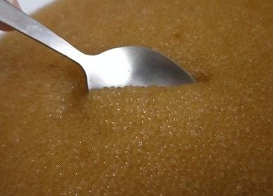 Como fazer sal em caviar de pique salgado em casa: uma receita passo a passo com uma foto.