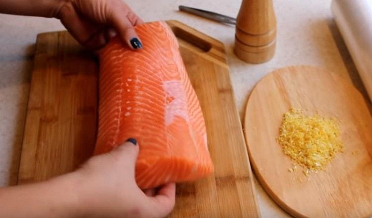 La piel también debe eliminarse del filete.