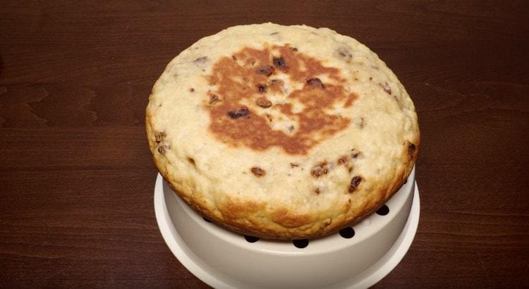 Doar că puteți face o delicioasă cupcake de kefir într-un aragaz lent.