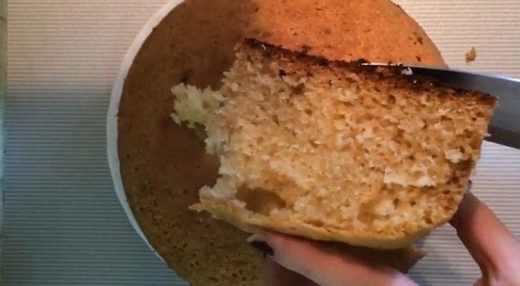 Ang isang cupcake sa margarin ay lumiliko na kahanga-hanga at sa halip mataas.